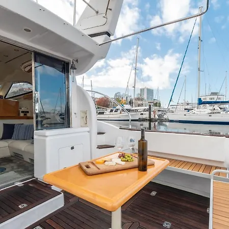 Barco Experience بوتيل